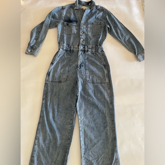 Universal Thread Women's Stylish Classic Blue Denim Overalls Jumpsuit - Picture 2 of 7